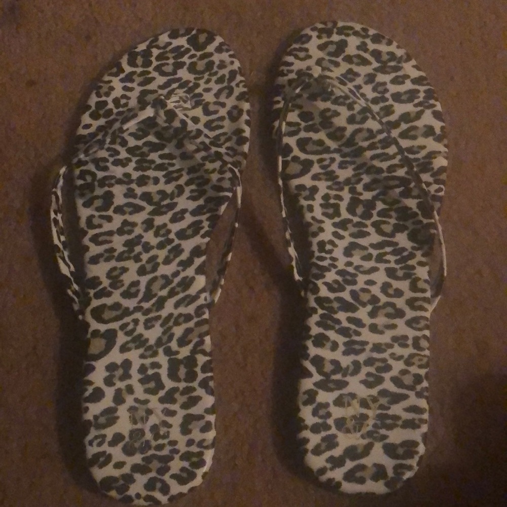 NY&Co flip flops